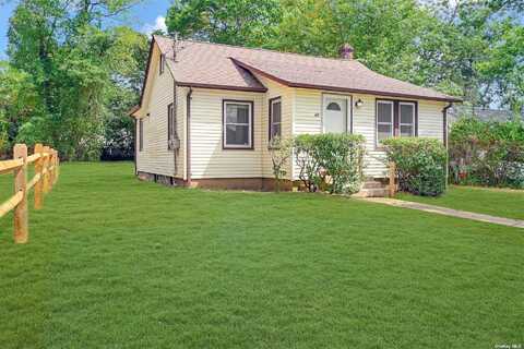 46 11th Avenue, Huntington Station, NY 11746