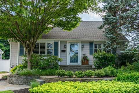 32 Chestnut Street, Huntington, NY 11743