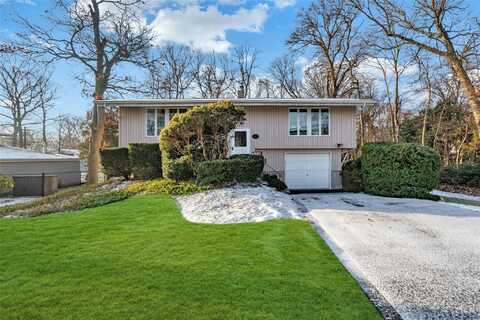 10 Florida Avenue, Commack, NY 11725