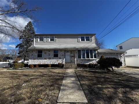 2 Ronald Drive S, Amityville, NY 11701