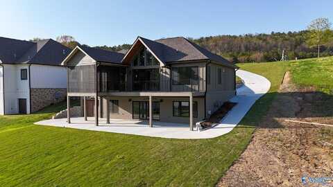 3787 Colonial Drive, Guntersville, AL 35976