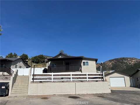 9335 Chimney Rock Lane, El Cajon, CA 92021