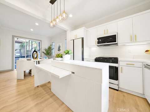 79 Modesto, Irvine, CA 92602