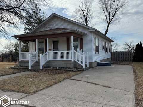 96 5Th Street, West Point, IA 52656