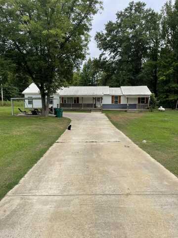 1588 N Feemster Lake Road, Tupelo, MS 38804