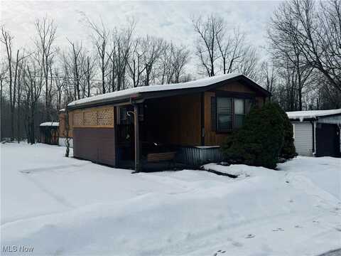 13 lois Lane, Chardon, OH 44024