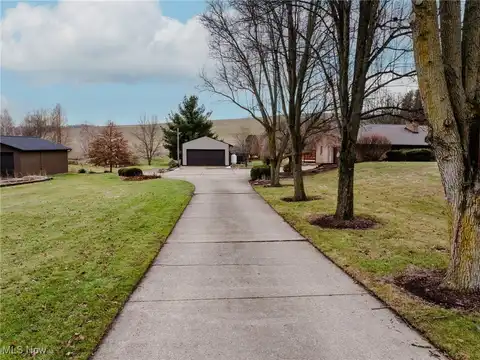 4196 NW Schneiders Crossing Road, Dover, OH 44622