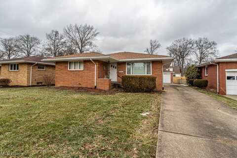 1966 Oakdale Drive NW, Warren, OH 44485