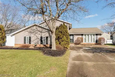 3419 Sturbridge Lane, Brunswick, OH 44212