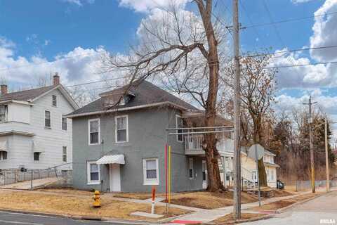 1101 Gaines Street, Davenport, IA 52804