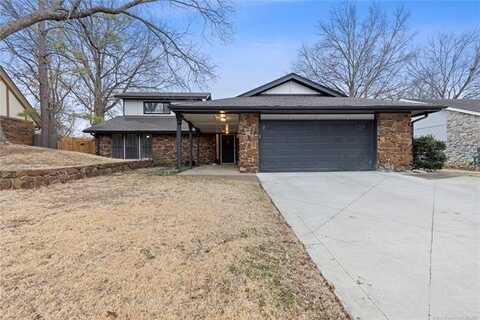 8123 S Quebec Avenue, Tulsa, OK 74137