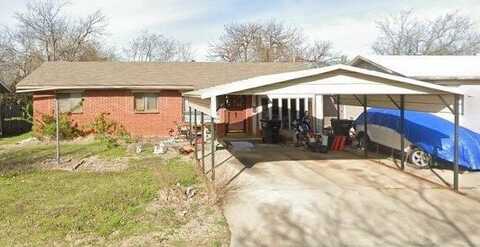 2605 Queensbury Road, Moore, OK 73160