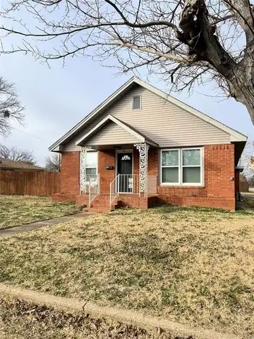 516 E Crafton Street, Henrietta, TX 76365