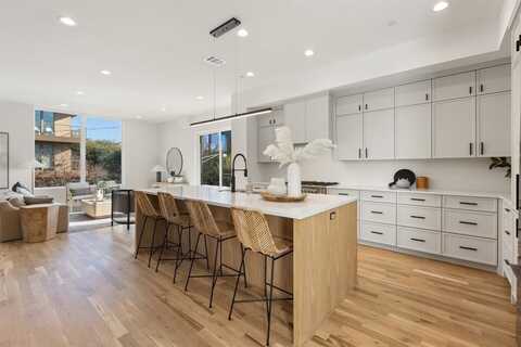 4330 Dickason Avenue, Dallas, TX 75219