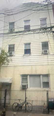 393 Crescent St, East New York, NY 11208