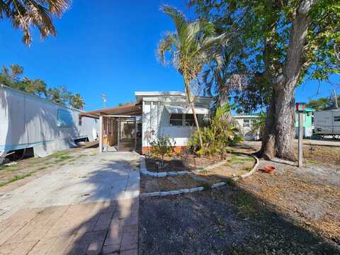 3388 Fifth Ave, Saint James City, FL 33956