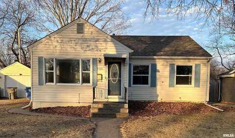 1120 15TH Street, Bettendorf, IA 52722