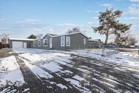 831 N Waldemar, Pasco, WA 99301