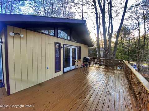 8062 Red Squirrel Drive, Tobyhanna, PA 18466