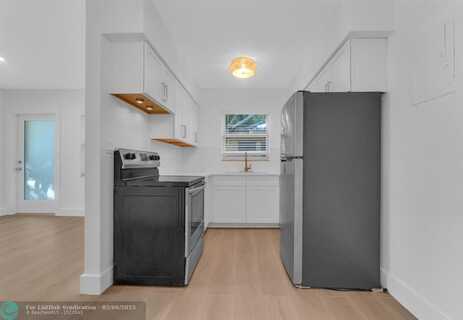 237 SE 1st St, Dania Beach, FL 33004