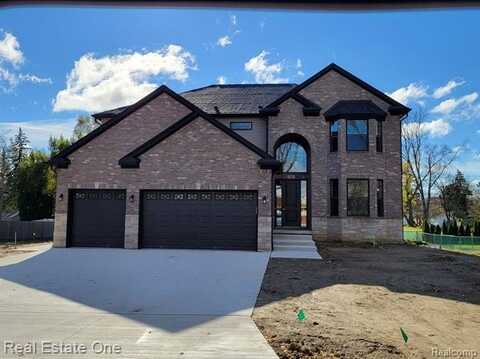 627 VANDERPOOL Drive, Troy, MI 48083
