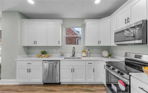 9 S Juniper Street, Hampton, VA 23669