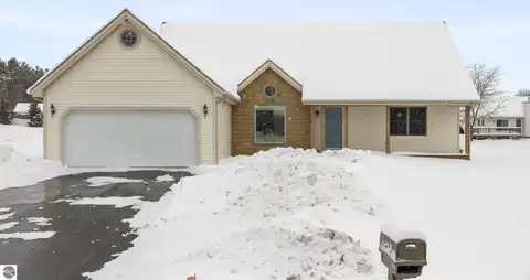 5111 Arlington Lane, Traverse City, MI 49685