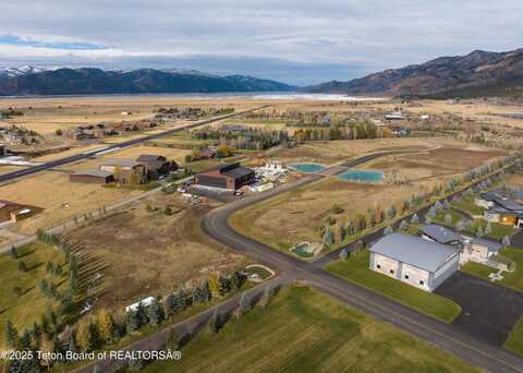 208 ALPINE VILLAGE CIRCLE, Alpine, WY 83128