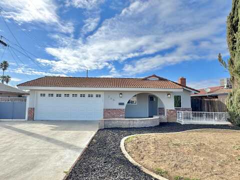 239 S Pecan Avenue, Reedley, CA 93654