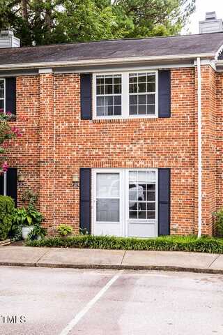 124 Chaucer Court, Carrboro, NC 27510