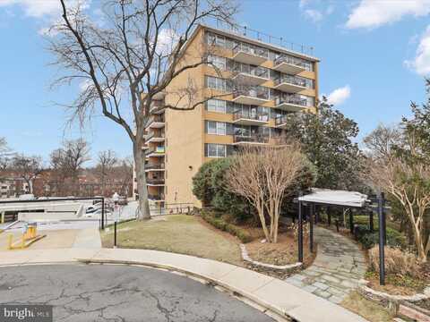 2030 ADAMS STREET, ARLINGTON, VA 22201