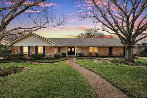 8210 Woodcreek Drive, Woodway, TX 76712