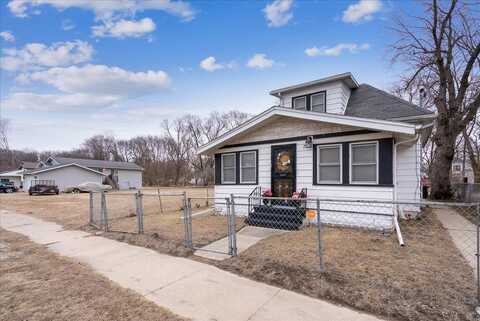 712 Mobile Street, Waterloo, IA 50703