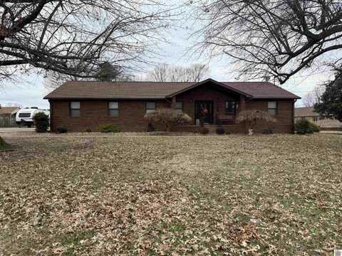 101 Camelot LN, Mayfield, KY 42066