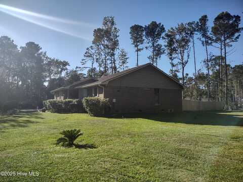 370 Boundaryline Drive NW, Calabash, NC 28467