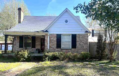 220 Linden Circle, Pine Bluff, AR 71603