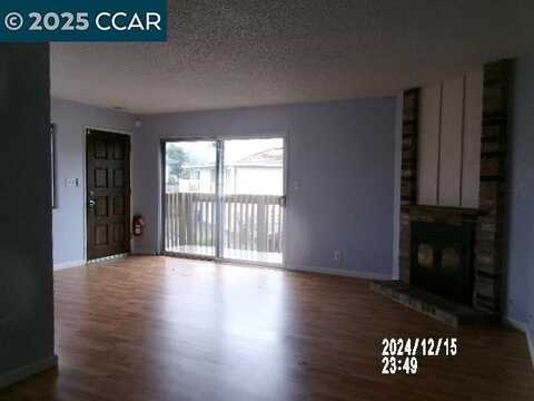 2571 El Portal Dr, San Pablo, CA 94806