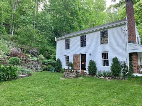 29 Paper Mill Road, Woodbury, CT 06798