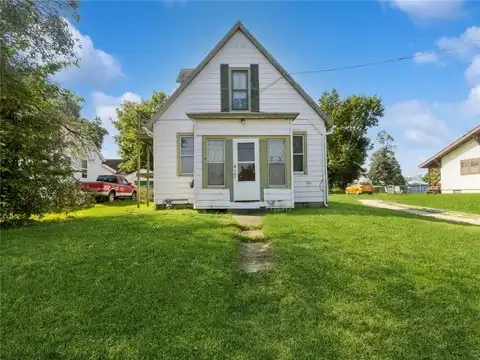 507 N 2nd Avenue W, Newton, IA 50208