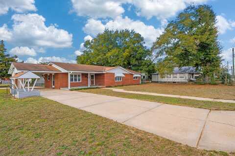 423 W Live Oak Avenue, DeFuniak Springs, FL 32435