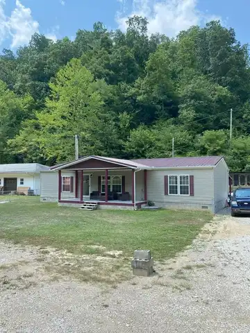 6964 us Hwy 460, Oil Springs, KY 41238