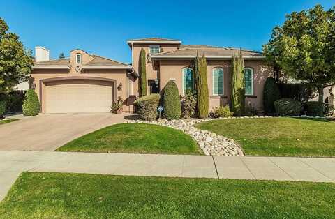 3265 Rall Avenue, Clovis, CA 93619