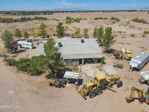 1099 N Moon Road, Socorro, TX 79927