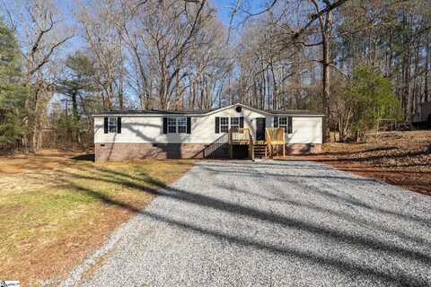 135 Cox Road, Wellford, SC 29385