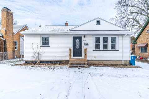 1020 W Larch Avenue, Muskegon, MI 49441