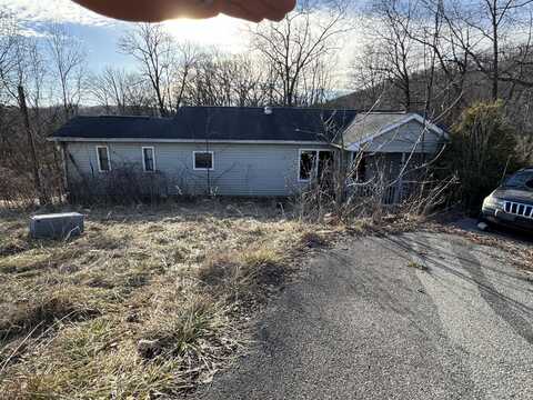 110 Lisa Ln, Lanark, WV 25860