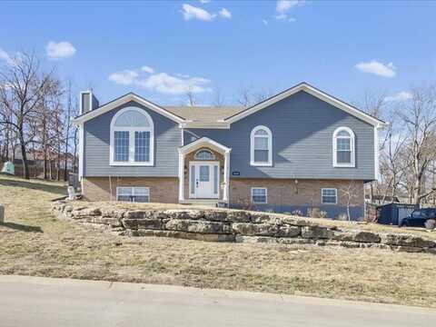 2514 SW Mitchell Street, Oak Grove, MO 64075