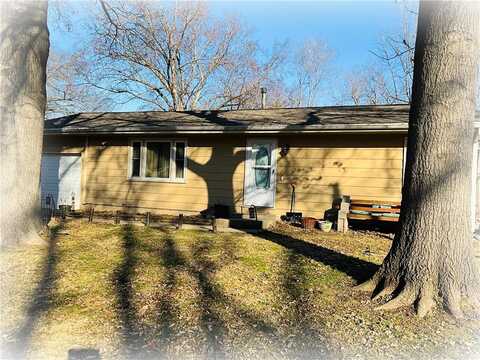 1511 Grand Avenue, Leavenworth, KS 66048