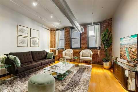 200 Main Street, Kansas City, MO 64105