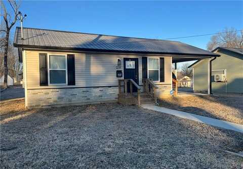 1239 Ash Street, Nevada, MO 64772